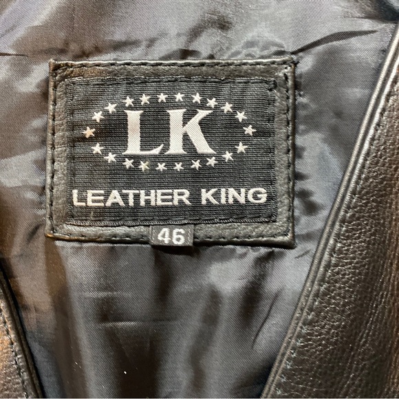 Vintage Leather Men’s Vest size 46 and free face covering included - Picture 2 of 8